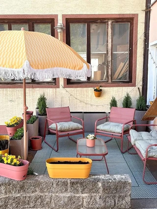 patio decorating with drink tray