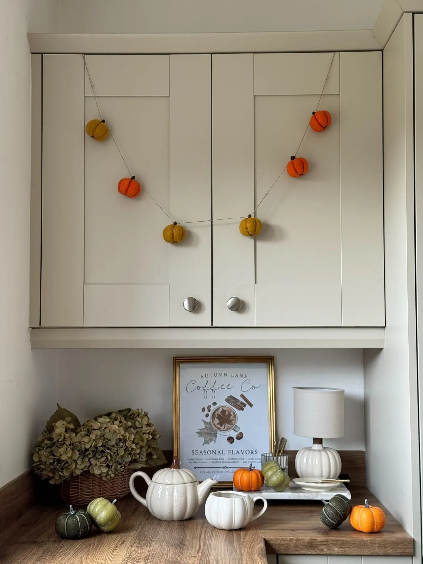 small space fall kitchen decorations