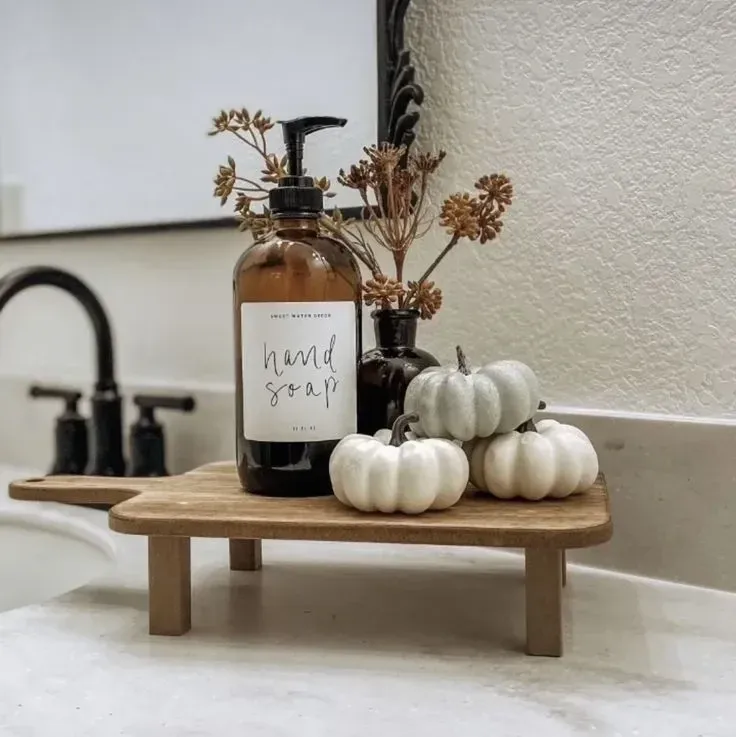 seasonal neutral fall decor