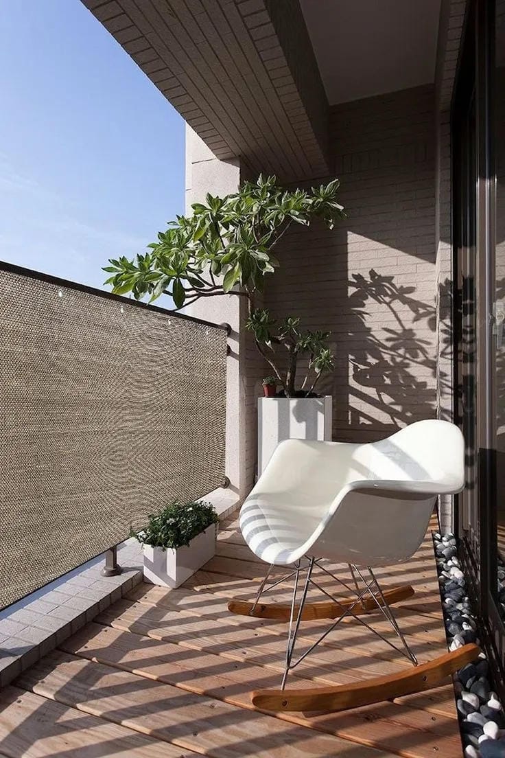 apartment balcony privacy solutions