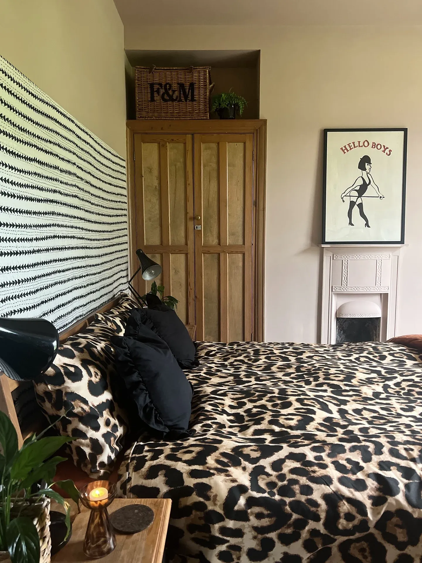 aesthetic leopard print bedroom ideas
