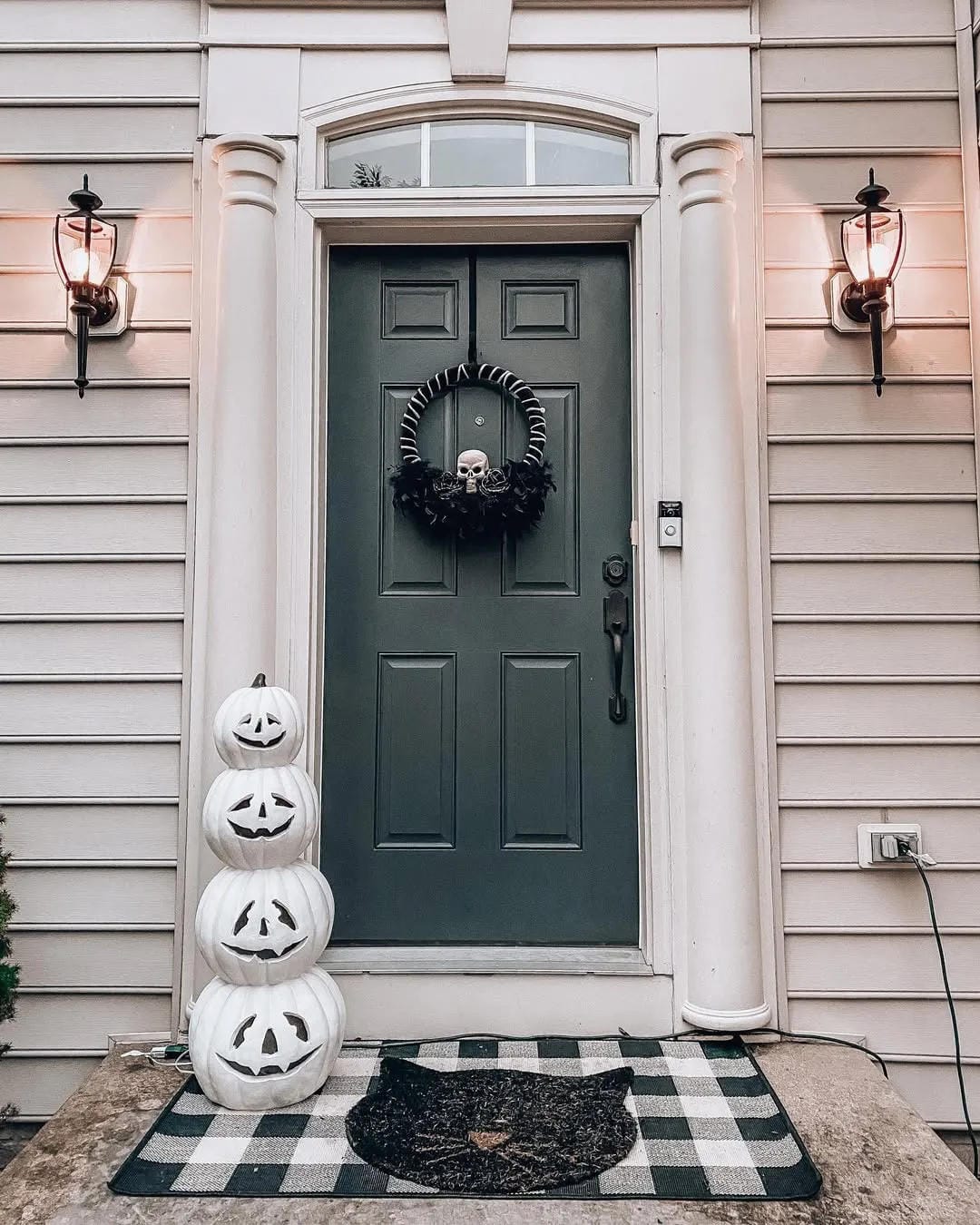 Budget-friendly Halloween porch decorations