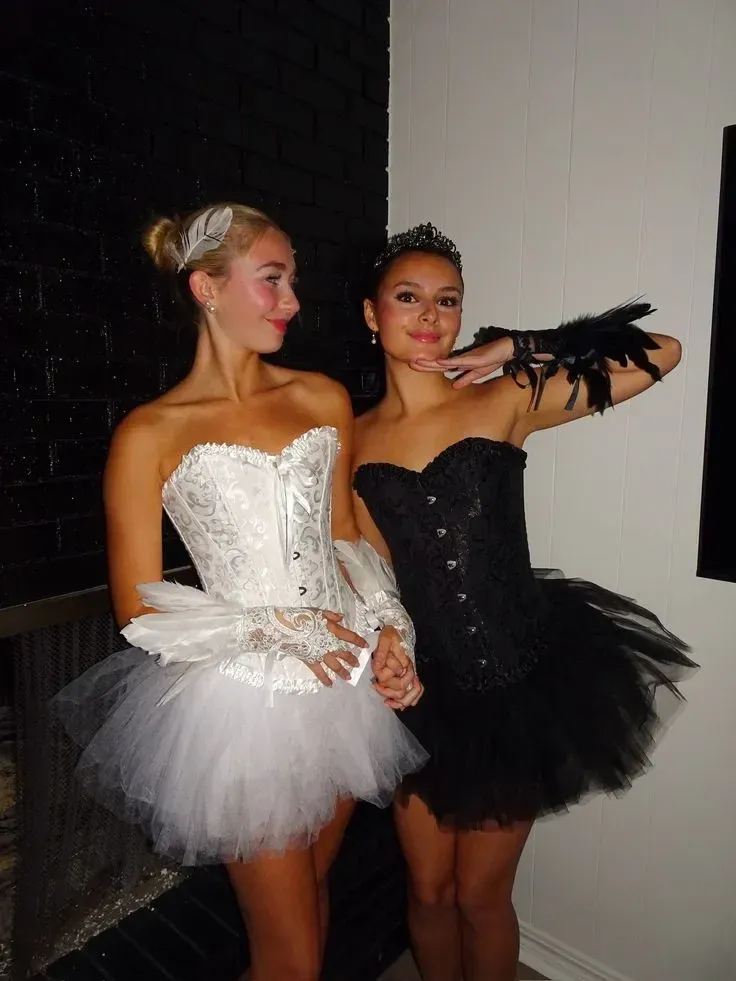 best friend halloween costume ideas 5