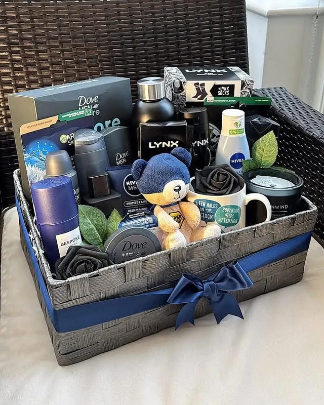 make a grooming basket in blue tones