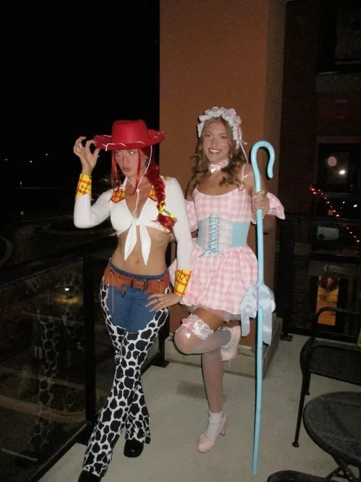 best friend halloween costume ideas 19