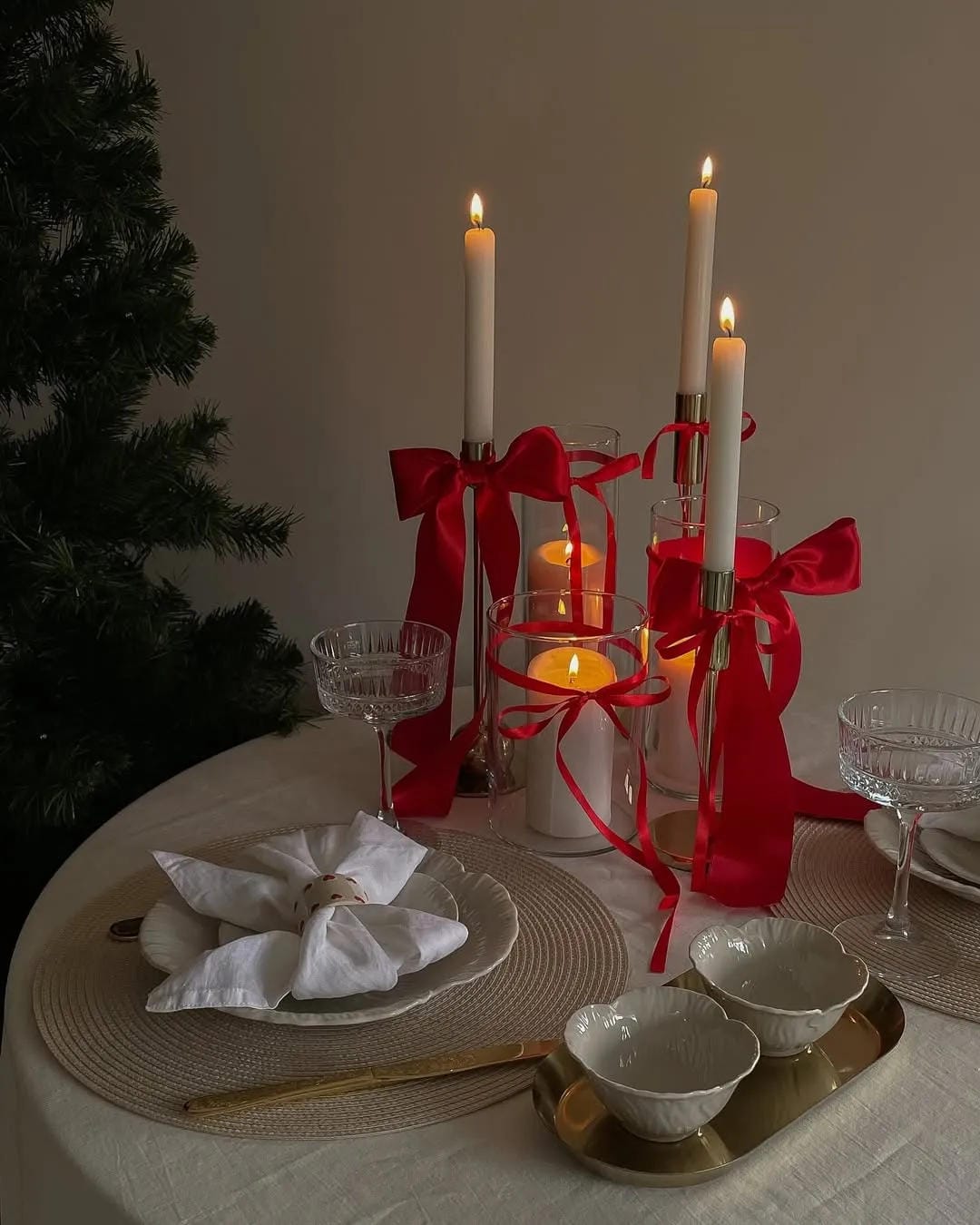 DIY Christmas table decorations