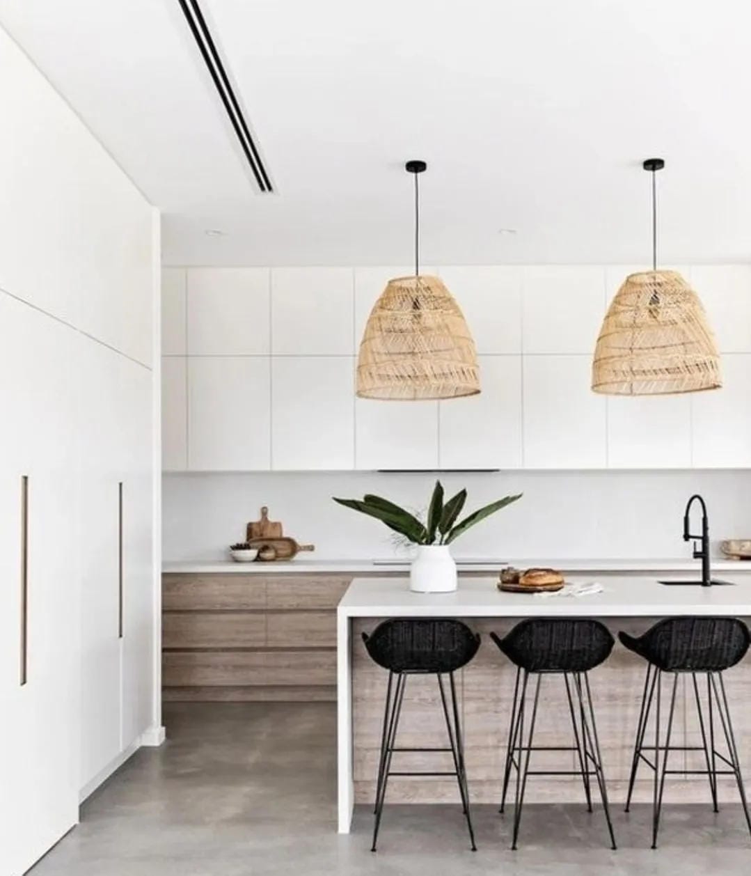 Breakfast bar attached to wall