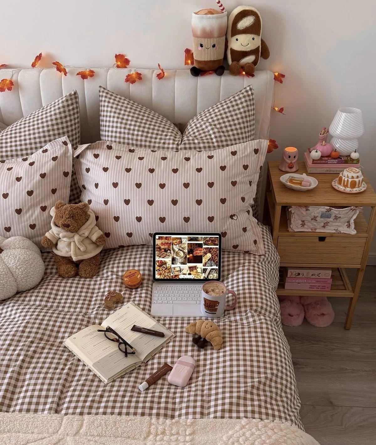 fall bedding idea with layered bedding and bedroom decor
