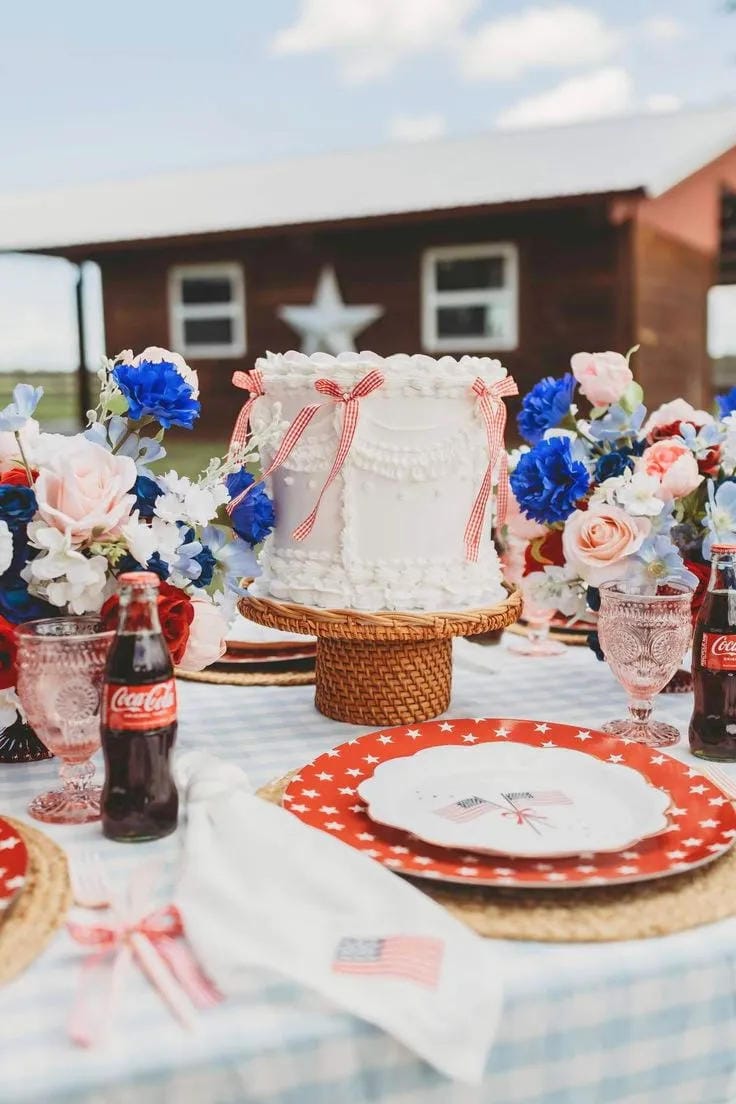 4th of July party decor idea with patriotic table styling