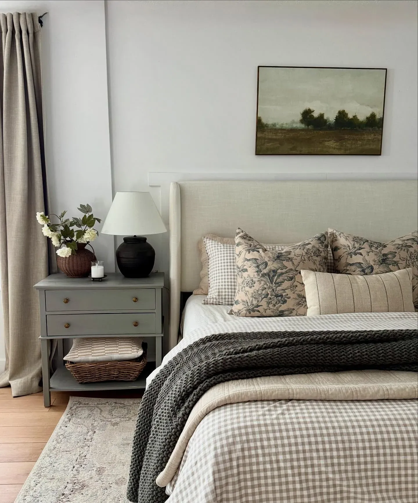 organized cozy neutral bedroom ideas