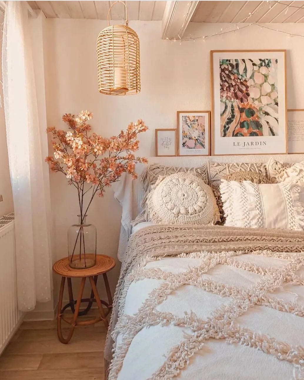 teenage girl bedroom decor