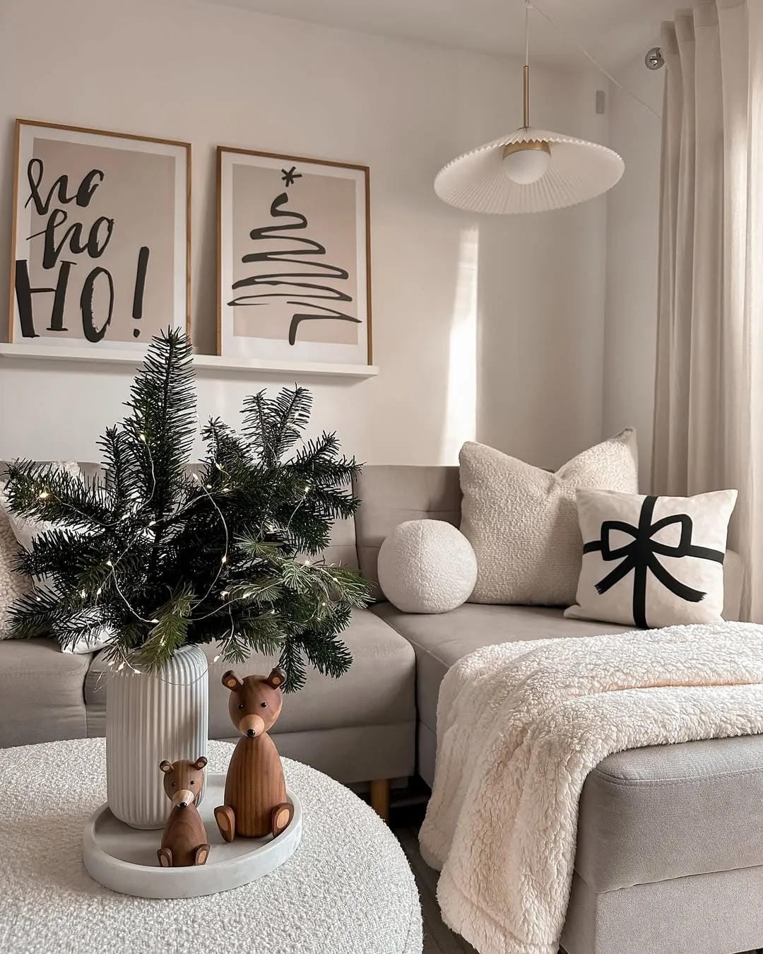 how to style a Christmas tree in a small space