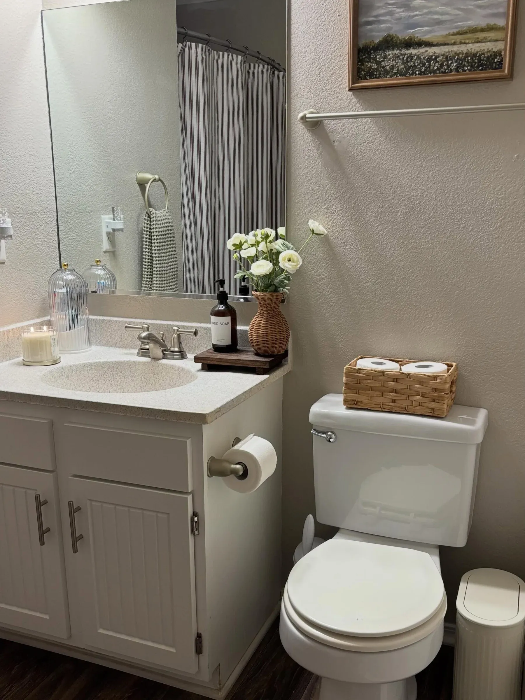 simple clever back of toilet ideas