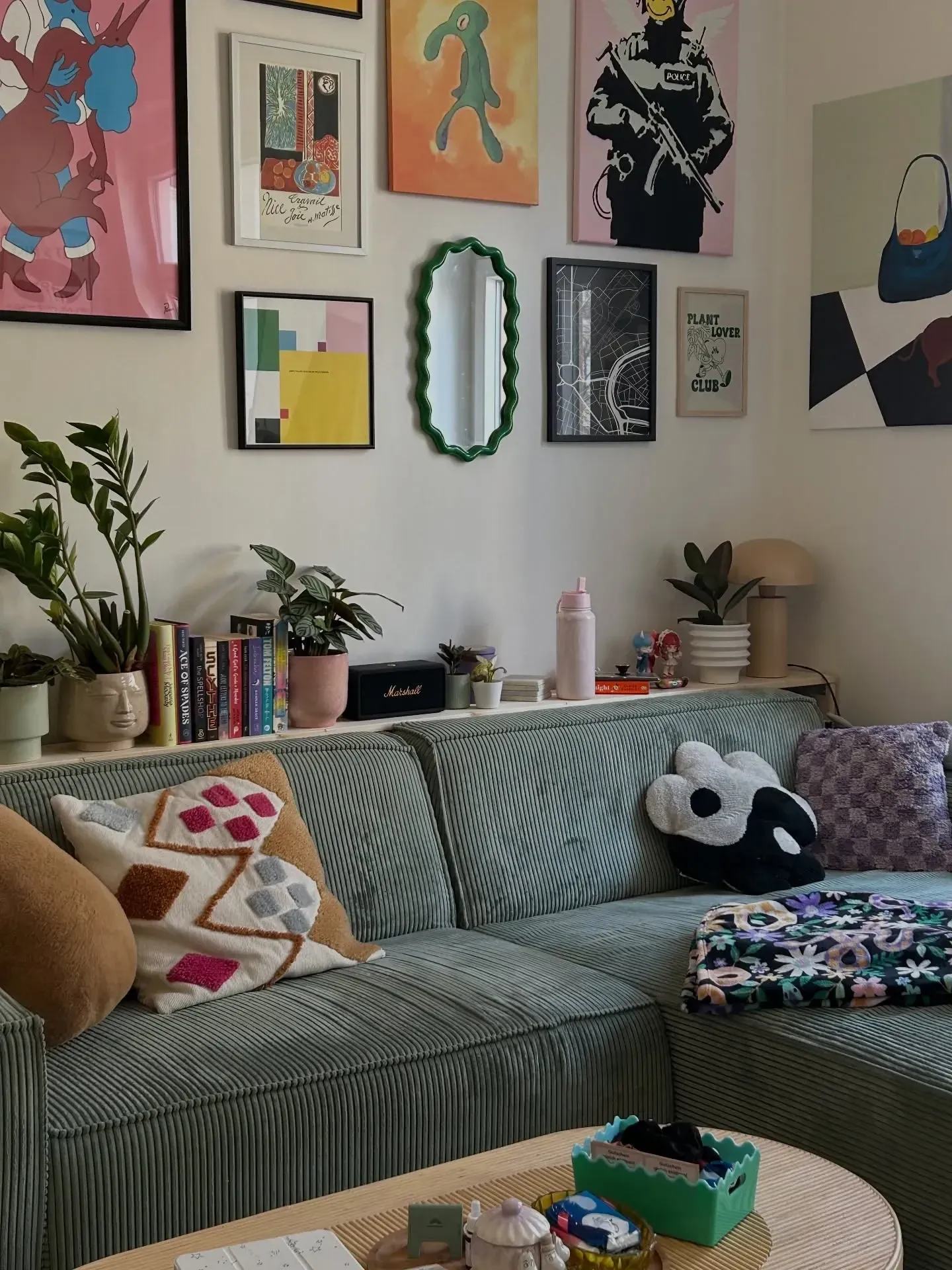 statement above couch decor ideas