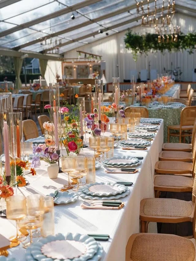 outdoor wedding decor ideas for a romantic backyard celebration