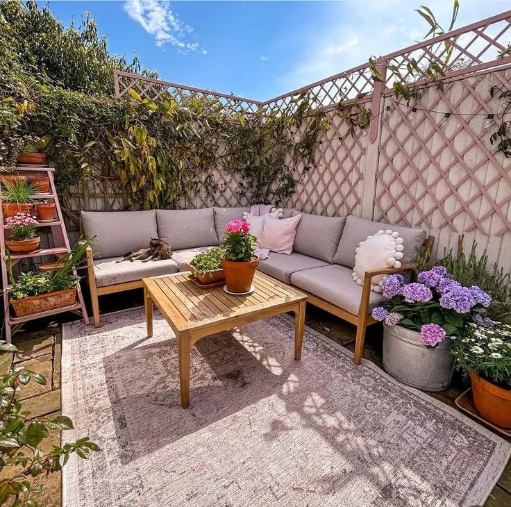 outdoor patio idea for summer meals