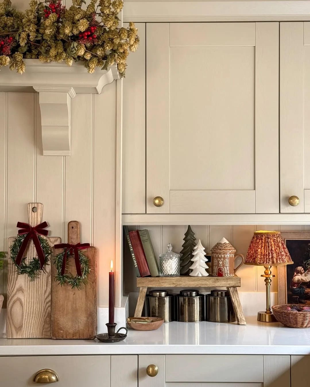 small apartment christmas decor ideas
