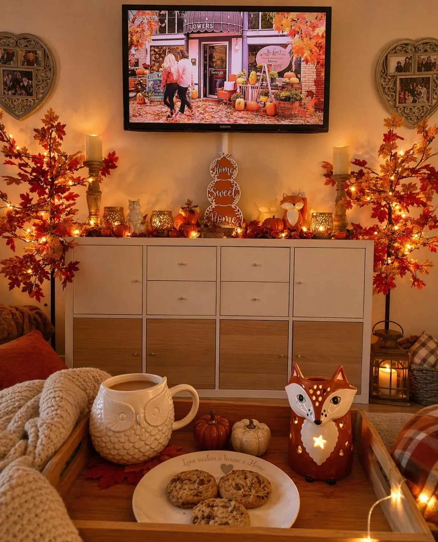 maximalist fall living room ideas