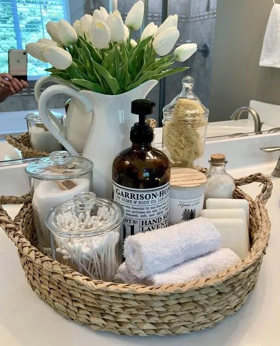 modern bathroom tray styling