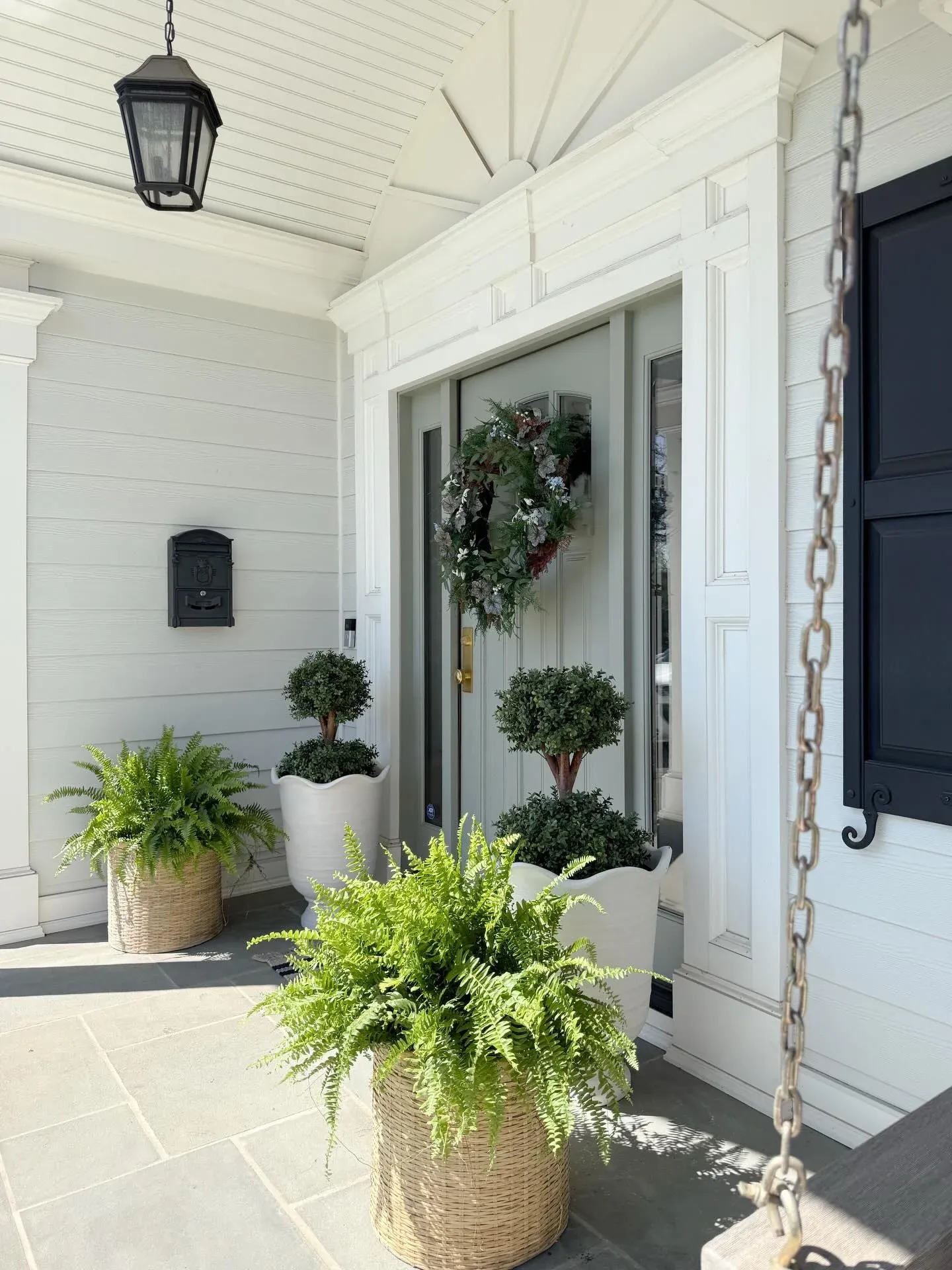 simple summer porch planter ideas