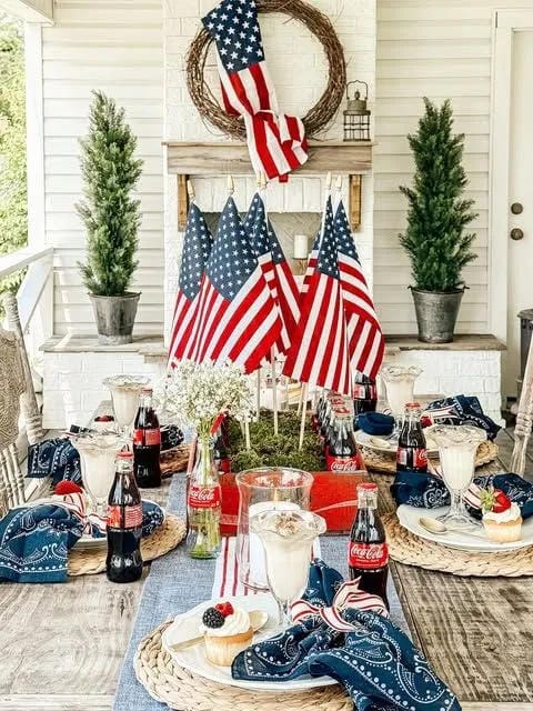4th of July backyard party idea with summer holiday decorations