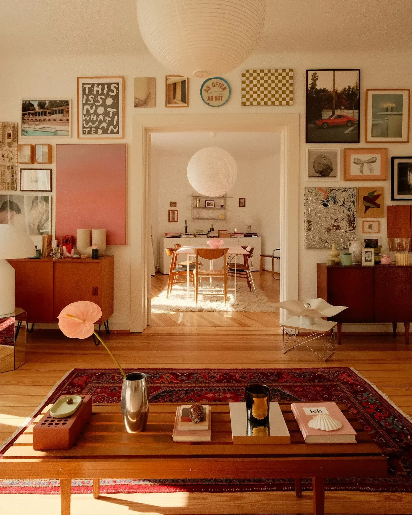 creative living room gallery wall ideas
