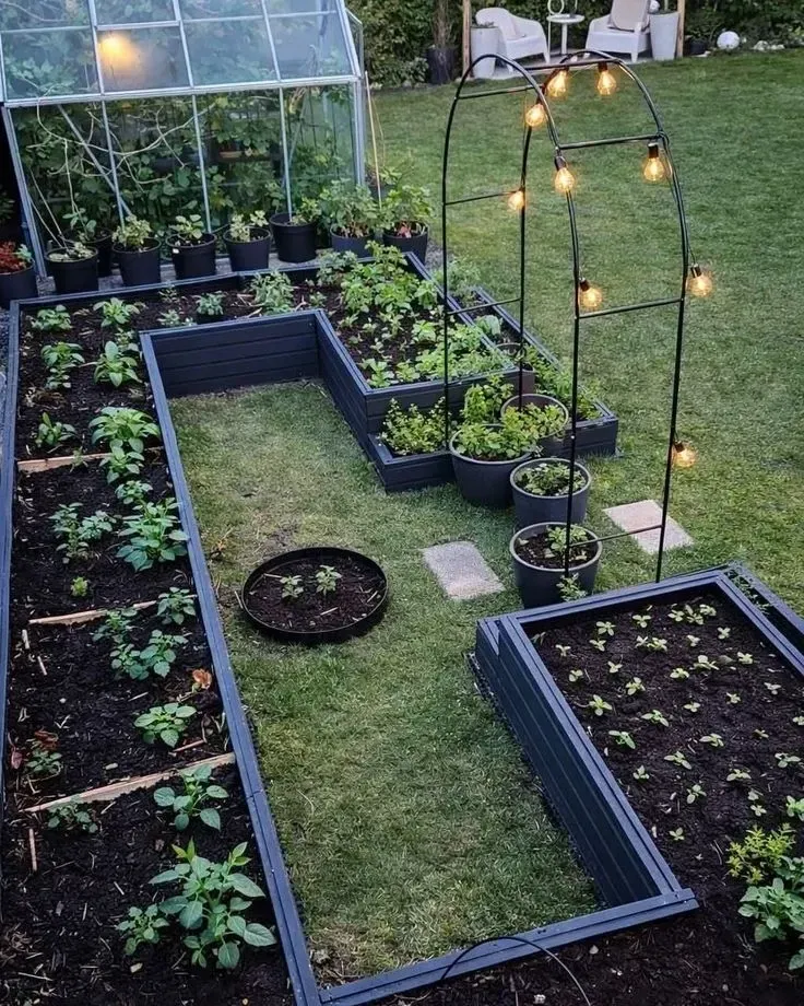 small backyard raised garden bed ideas