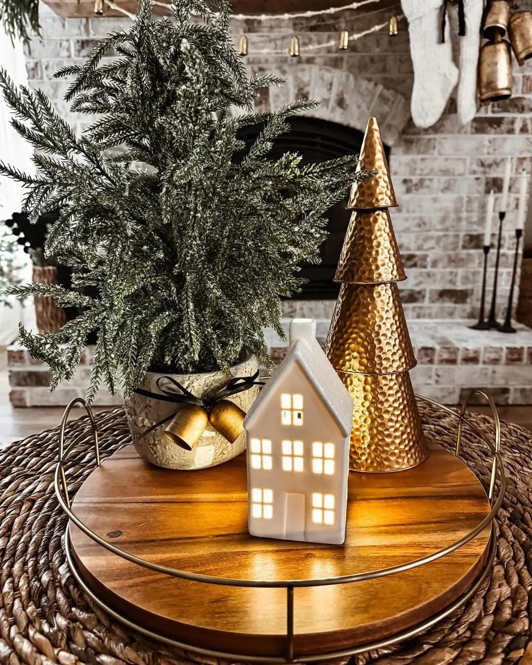 farmhouse christmas coffee table styling