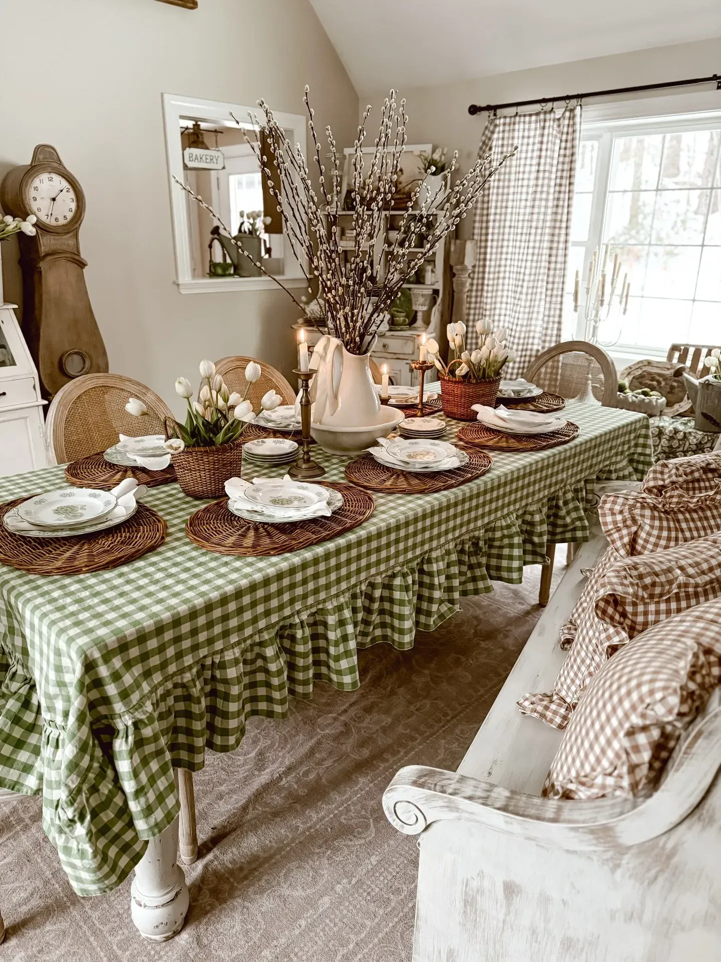small space vintage home decor ideas with patterned tablecloth, candles, flowers, and layered dining table