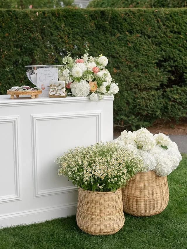 garden wedding decor ideas for a romantic backyard setup