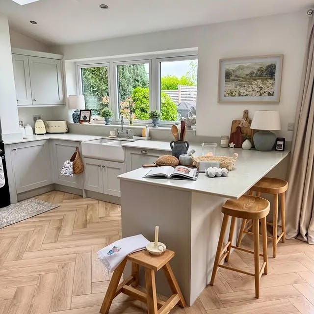 kitchen decor ideas with open kitchen island stools and simple counter styling