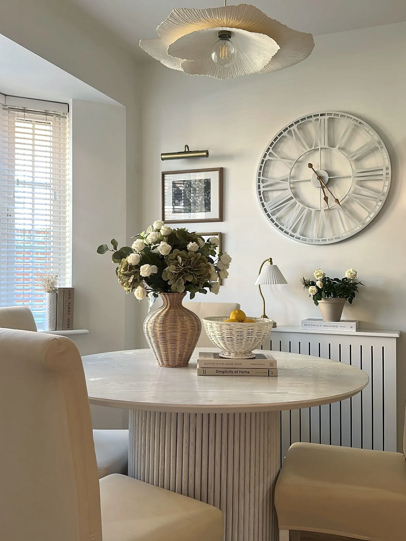 neutral dining table decor ideas