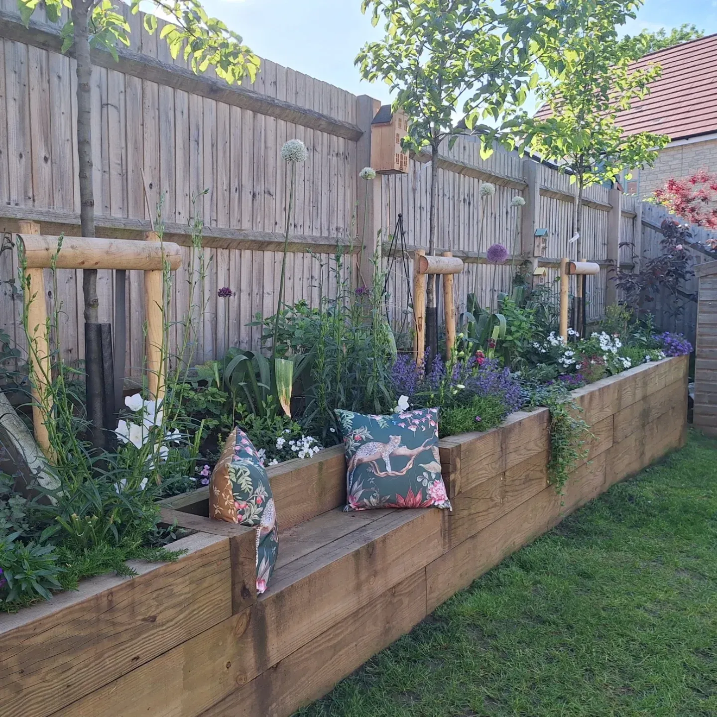 pretty raised garden bed ideas