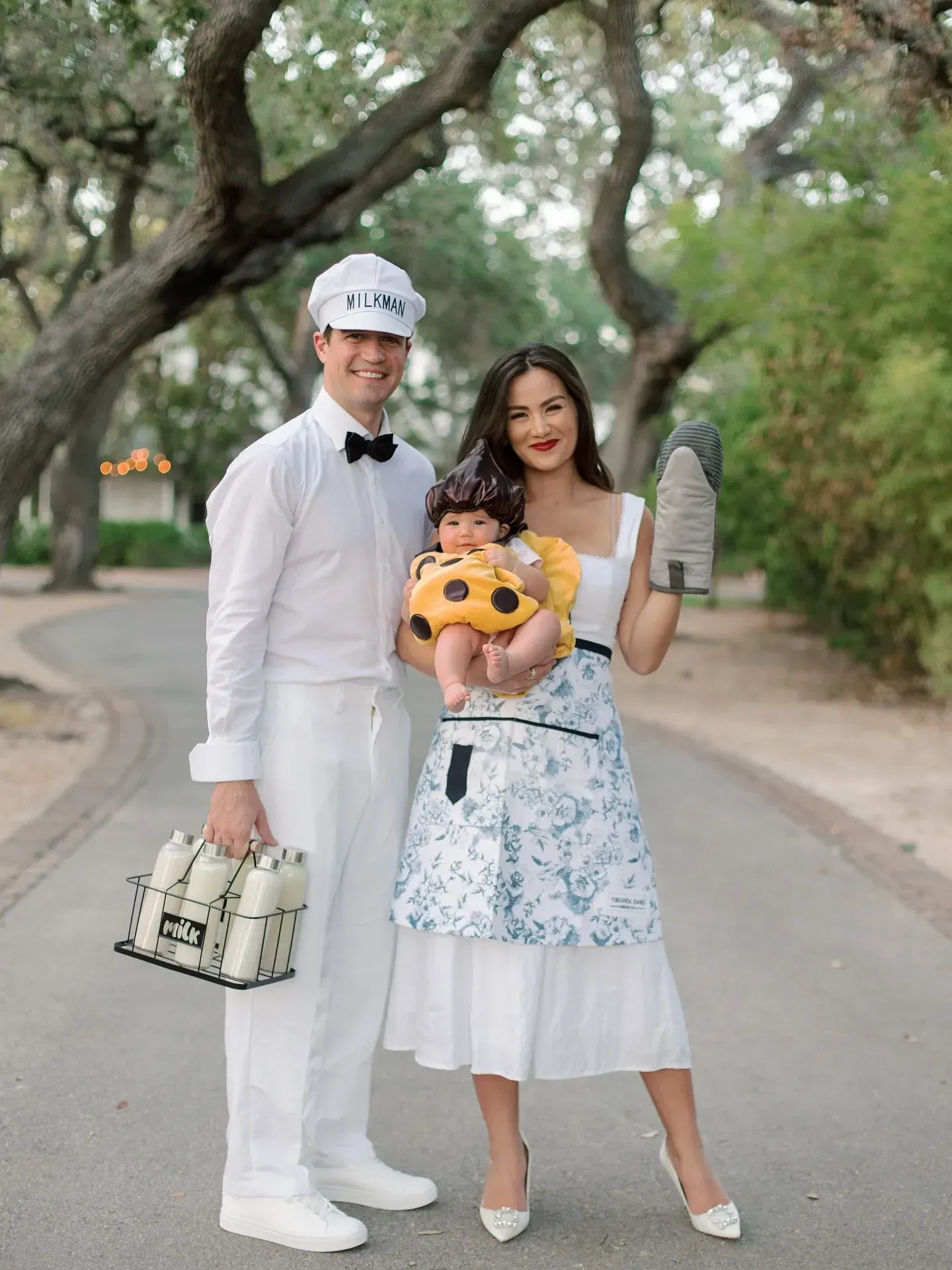 funny halloween costumes for families with milkman baker and cookie costume