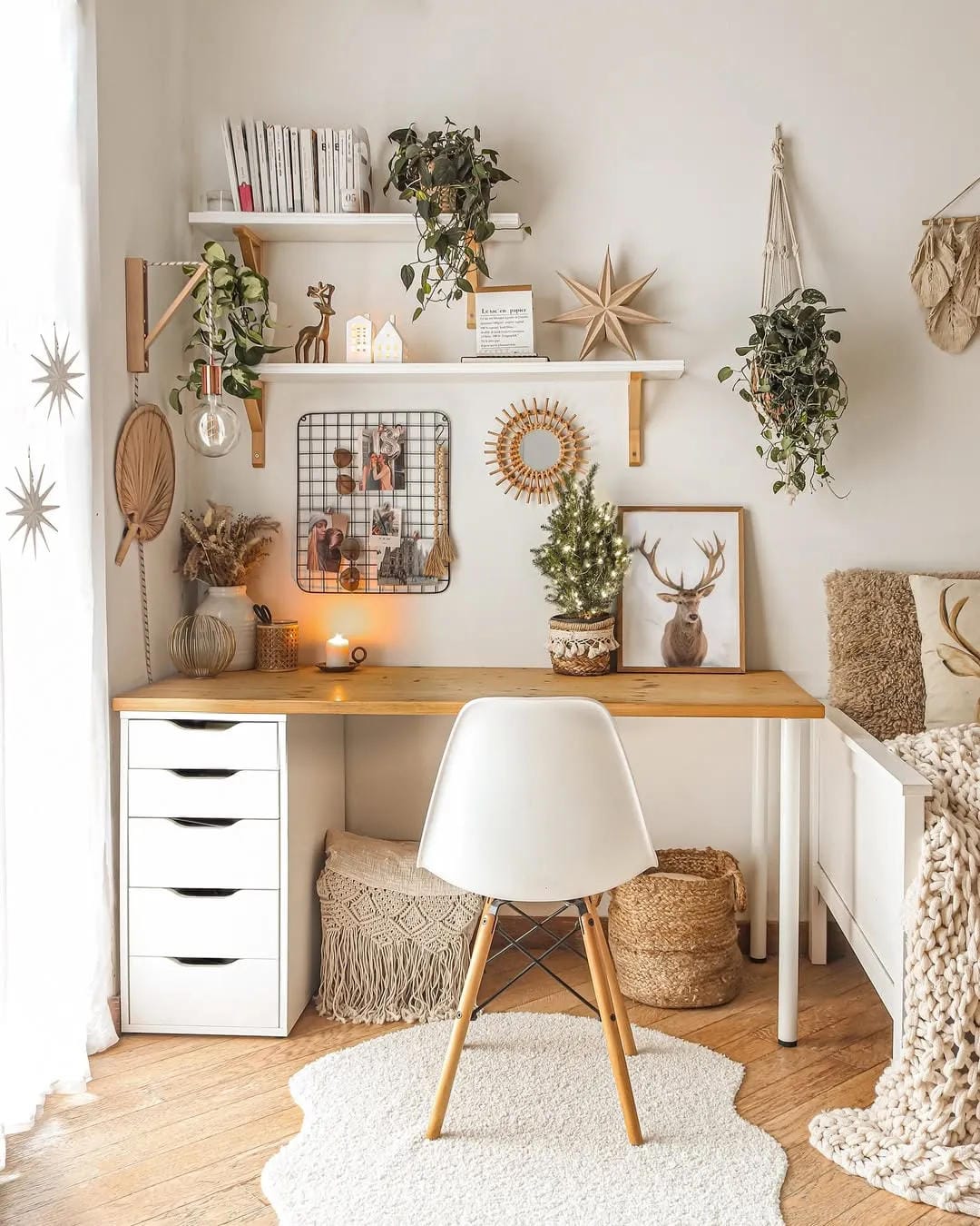 living room Christmas decorations