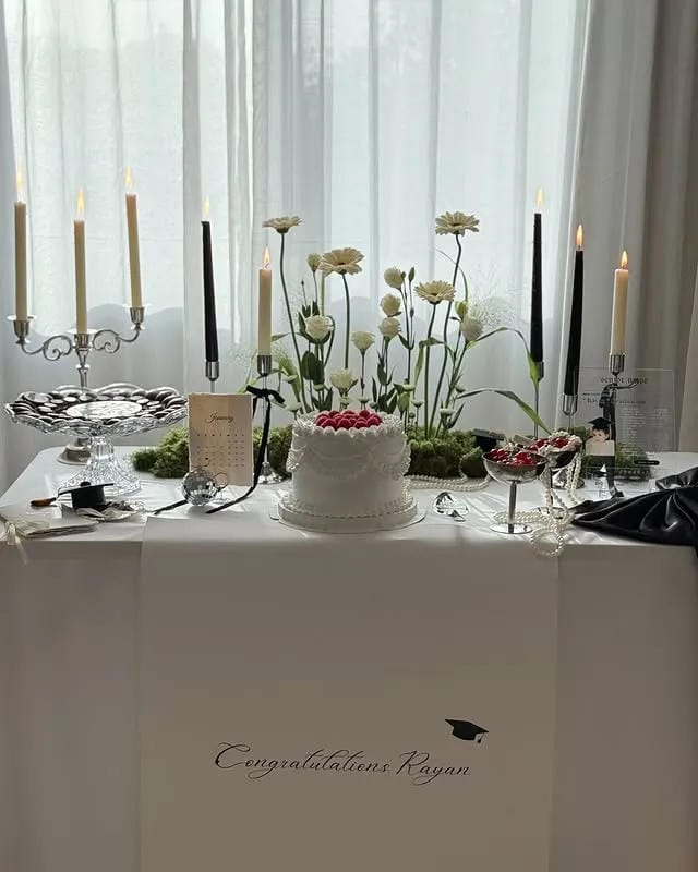 simple graduation table decor