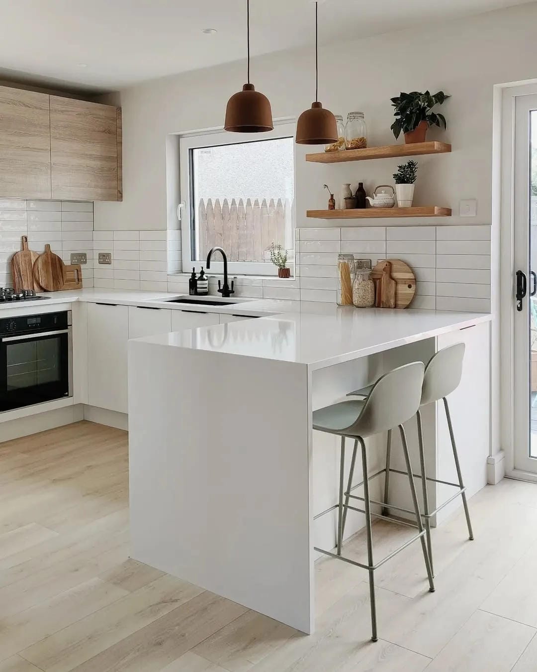 How to build a breakfast bar at home