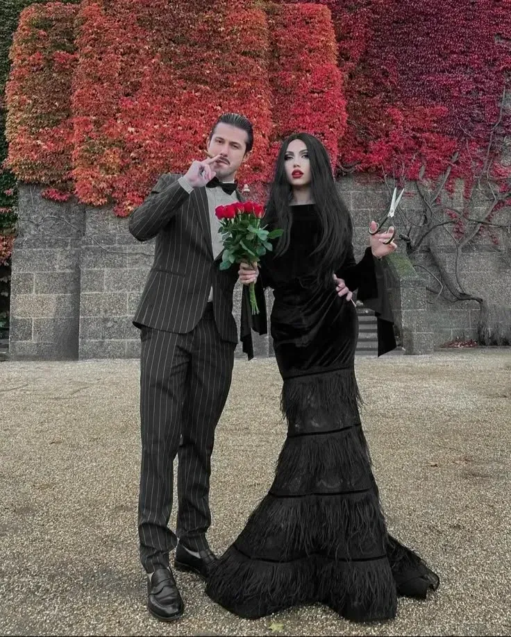 morticia addams classy halloween costumes