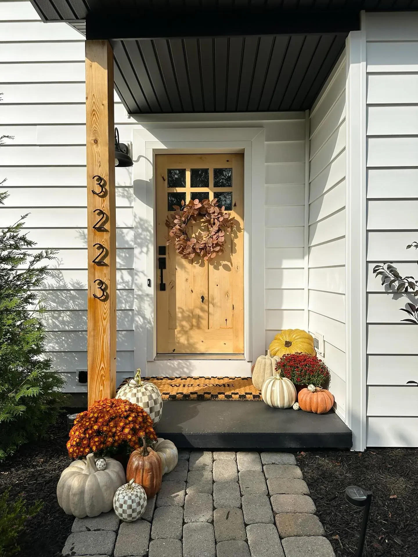 small neutral fall porch decor ideas
