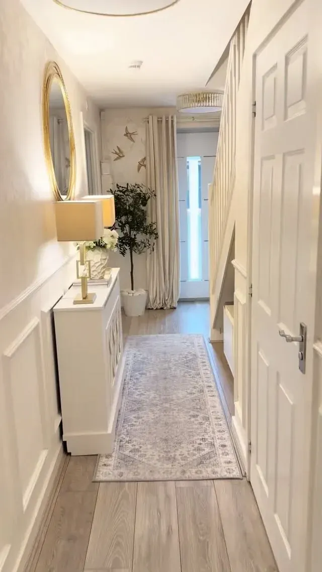 minimal hallway decor ideas