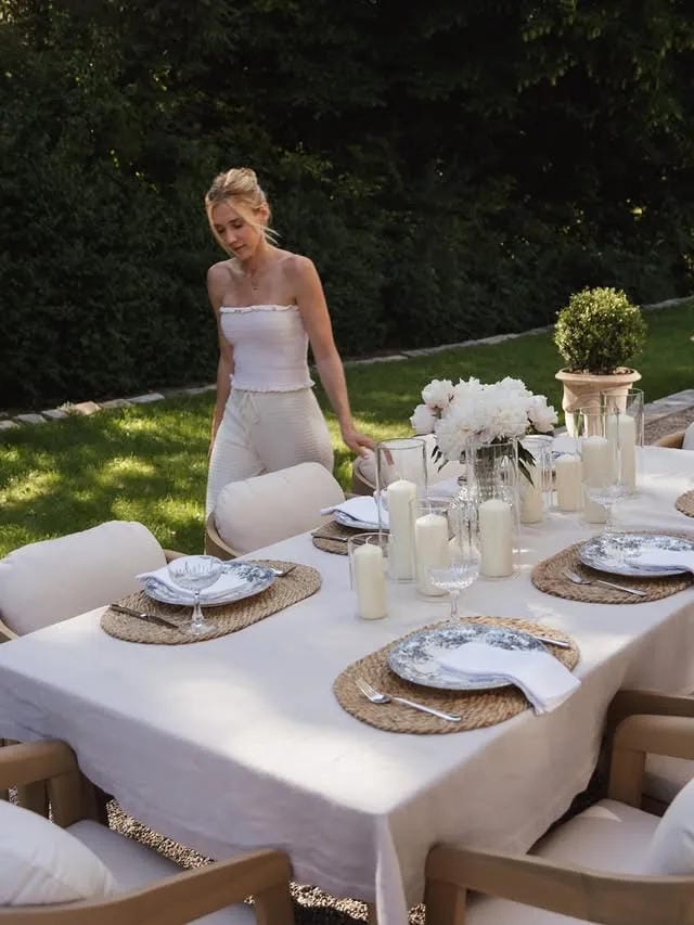 garden party table setting idea