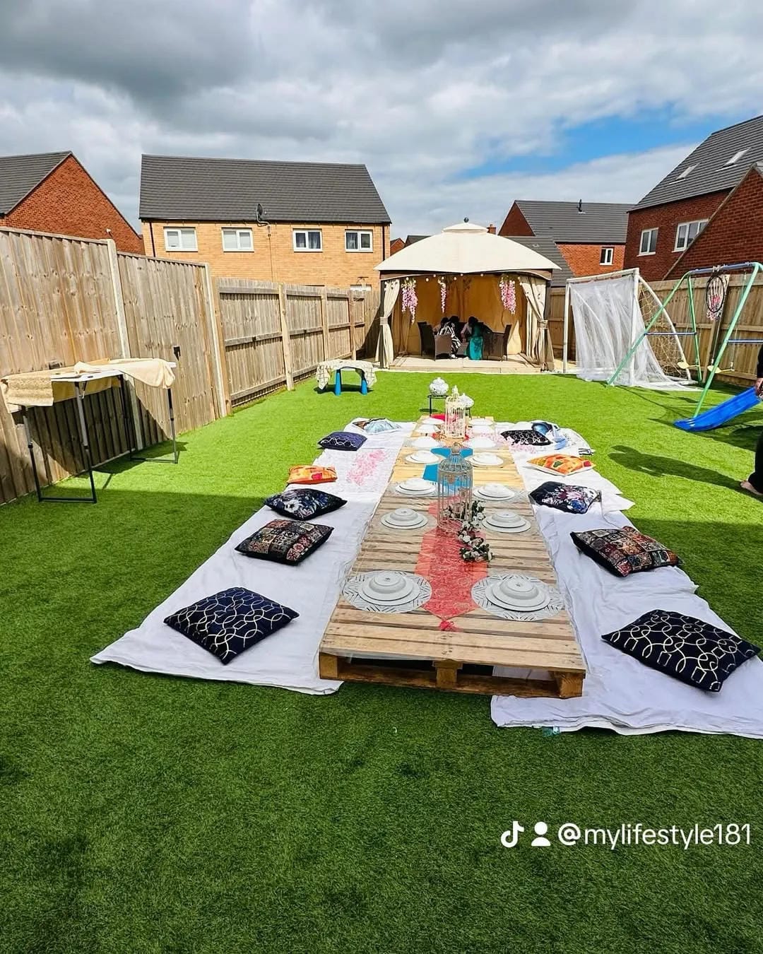 backyard party aesthetic ideas with use a pallet table for lawn dining