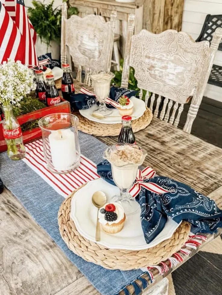 4th of July outdoor decorations with patriotic front yard idea