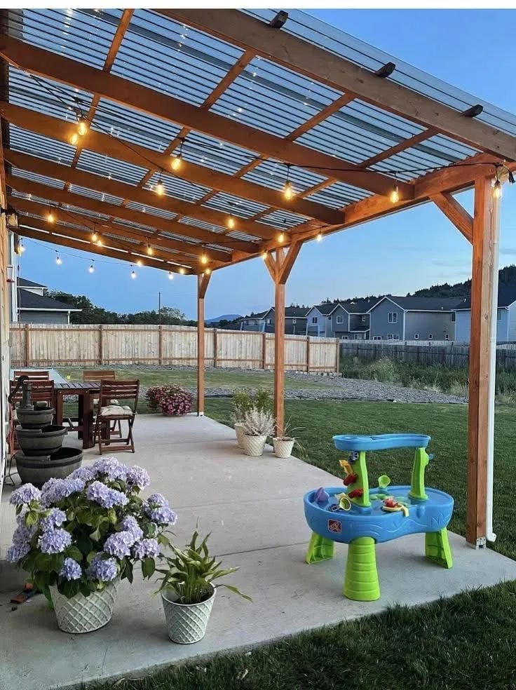 outdoor patio idea with green dining area