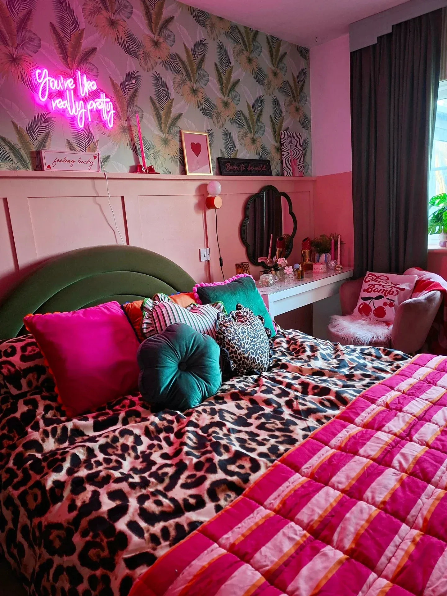 maximalist leopard print bedroom ideas