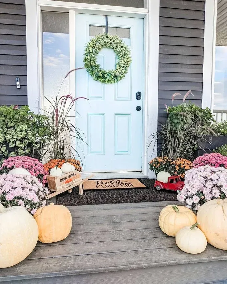pumpkin small front porch fall decor ideas