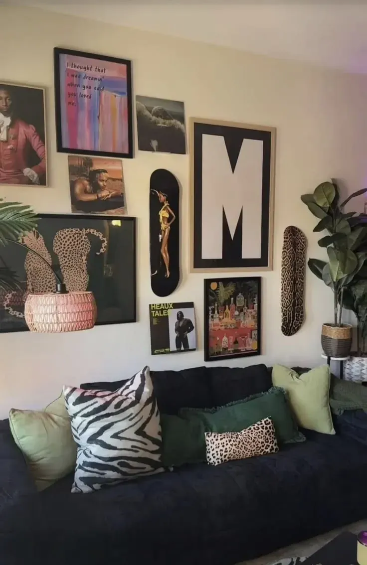 cozy living room gallery wall ideas