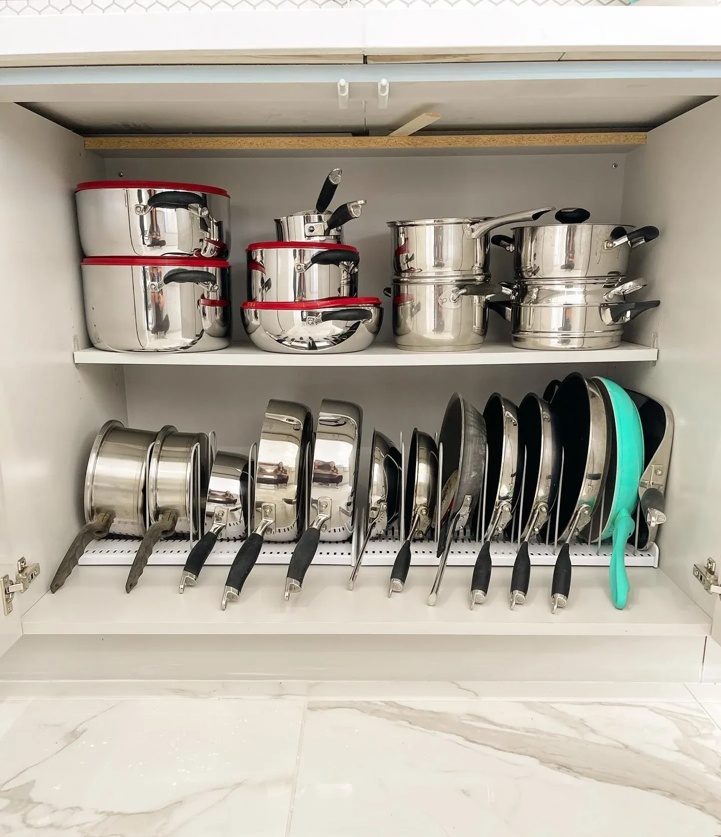 space saving small kitchen cabinet organization ideas