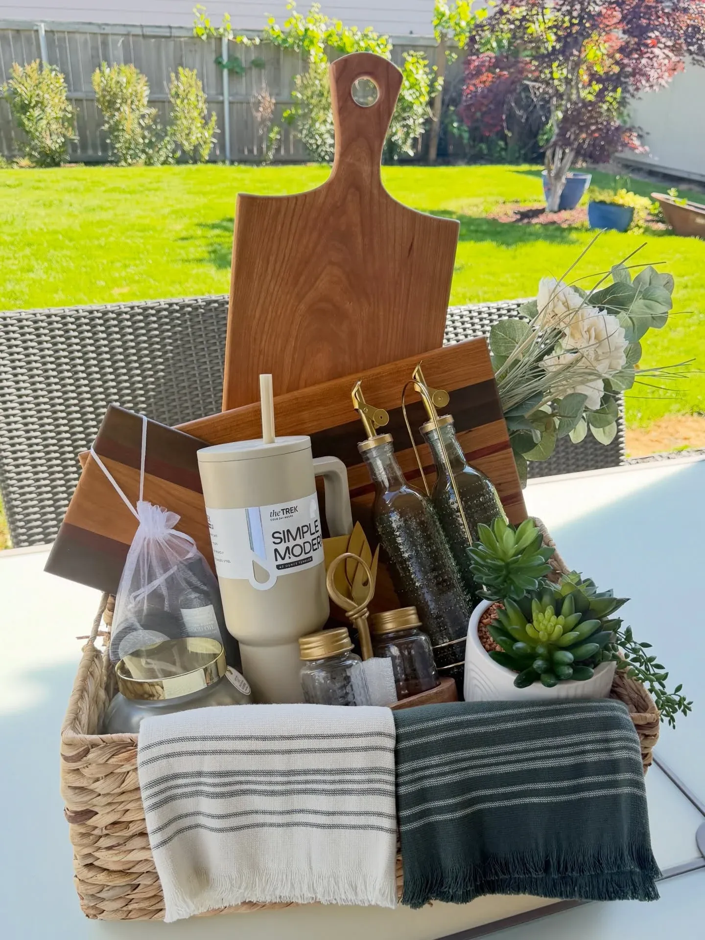neutral housewarming gift basket ideas