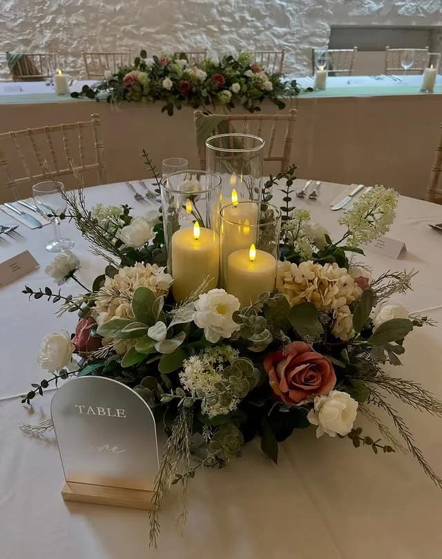 simple wedding table centerpiece idea for a DIY bride